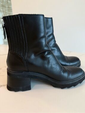 Black Leather Chunky Heel Ankle Boots - Women's Chelsea boot 7.5